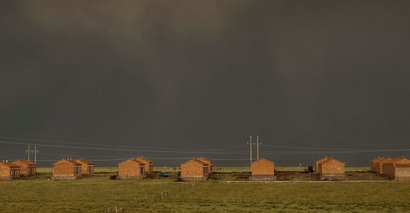 houses for yak herders on Zeku grasslands by doss@yours